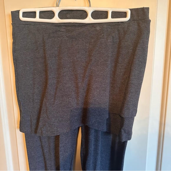 G Scent size L dark grey strait leg leggings with skirt - Picture 4 of 6